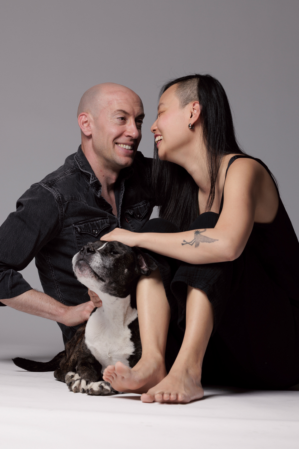 dog-friendly family portrait photographer in Baltimore, Maryland